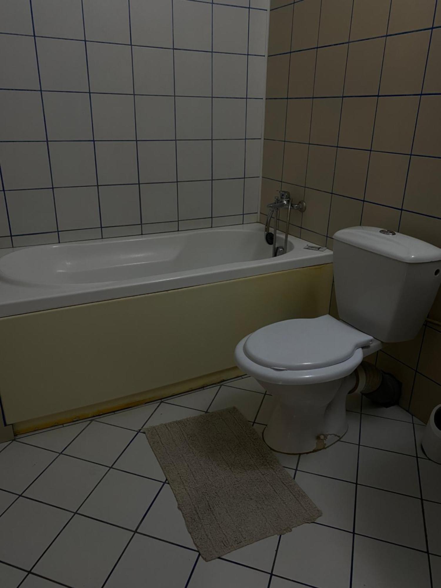 Apartamento Quiet Garden Ground Floor Bucarest Exterior foto